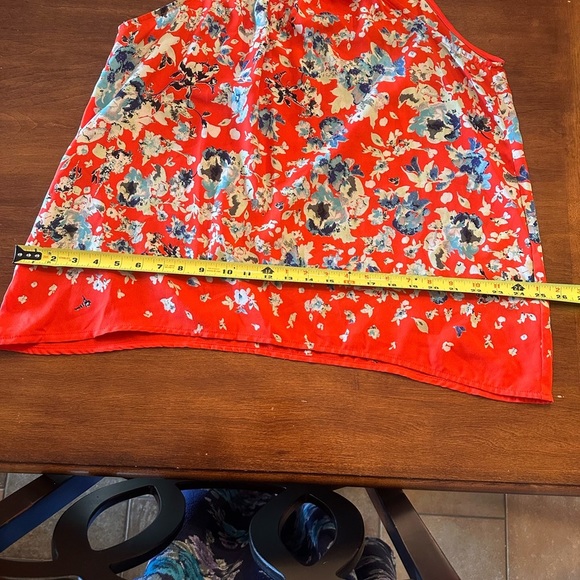 Stunning Floral Red Tank - Picture 5 of 7